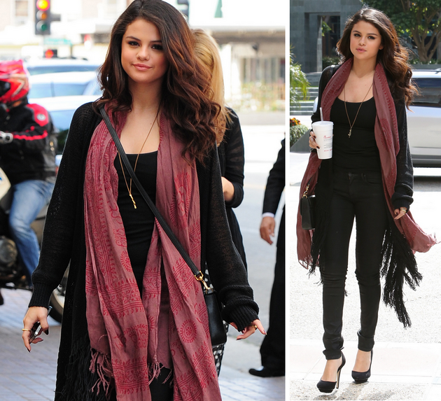 Visual da atriz Selena Gomez no dia a dia.